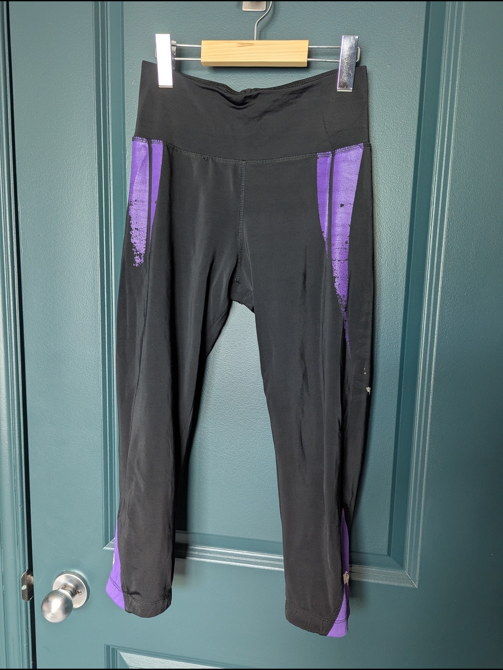 Women's sports leggings Venum Body Fit Leggings Black Purple